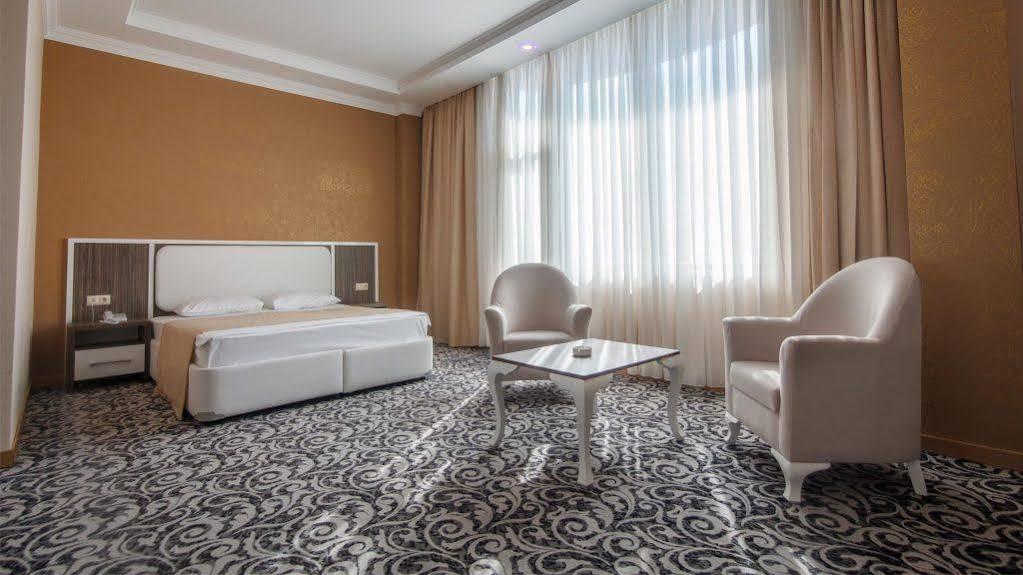 Grand Georgian Palace Batumi Ngoại thất bức ảnh
