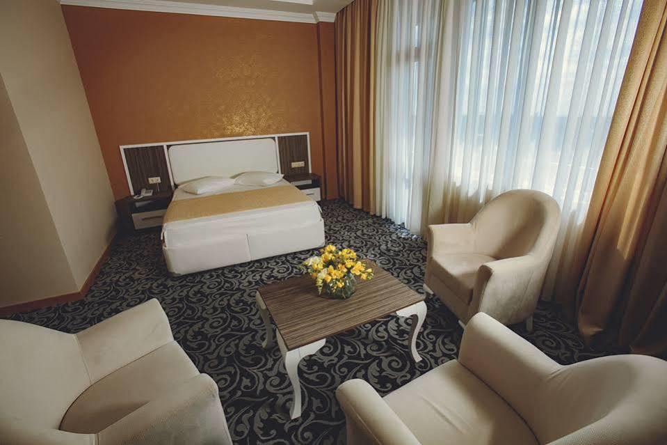 Grand Georgian Palace Batumi Ngoại thất bức ảnh