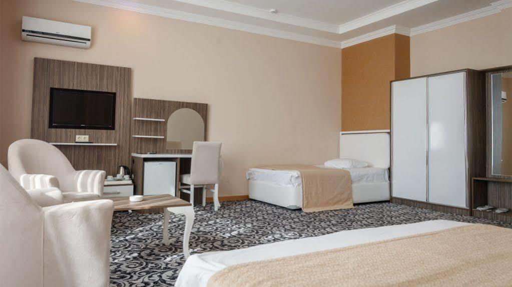 Grand Georgian Palace Batumi Ngoại thất bức ảnh